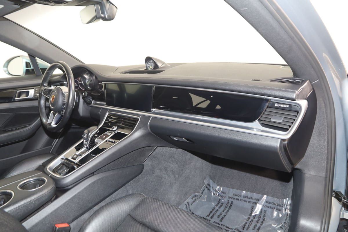 Used 2018 Porsche Panamera 4 AWD/4WD image 54