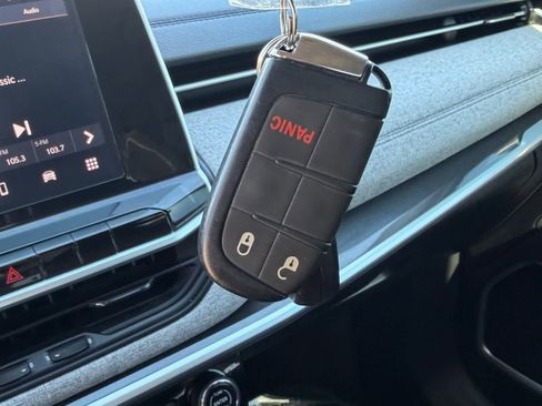 Used 2022 Jeep Compass Latitude image 24