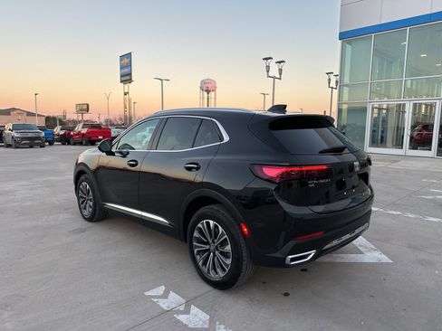 Used 2024 Buick Envision Preferred image 3