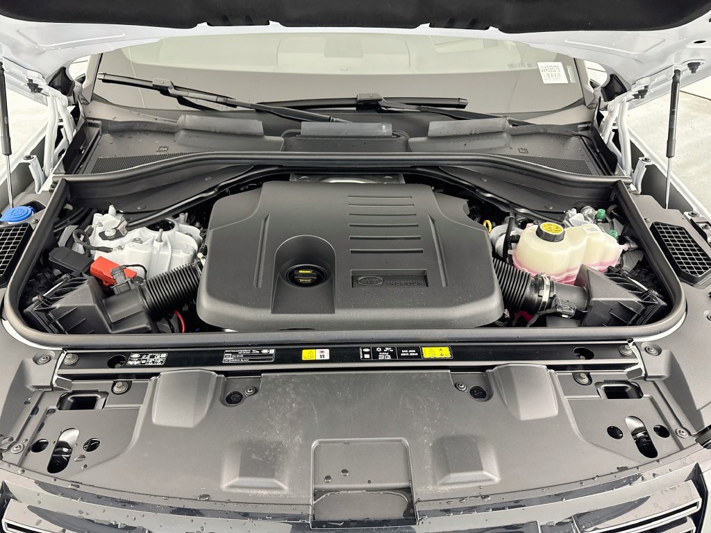 New 2027 Land Rover Range Rover SE AWD/4WD image 32