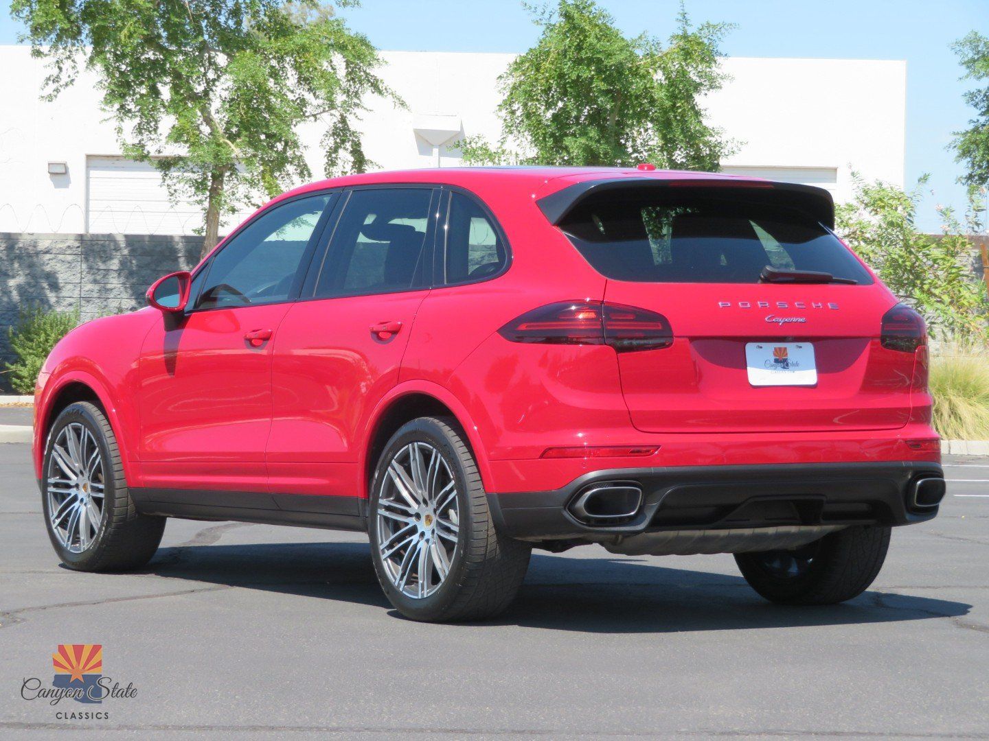 Used 2016 Porsche Cayenne w/ Premium Package AWD/4WD image 9