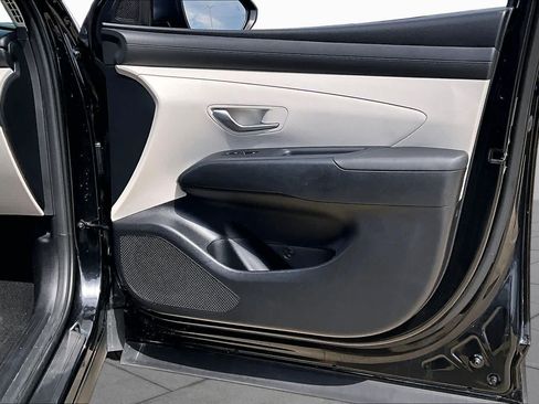 Certified 2025 Hyundai Tucson SE FWD image 22