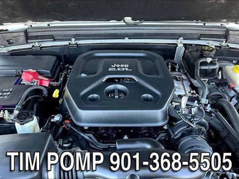 Used 2020 Jeep Wrangler Unlimited Sahara AWD/4WD image 29