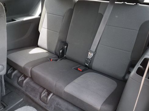 Used 2021 Chevrolet Traverse LT FWD image 42