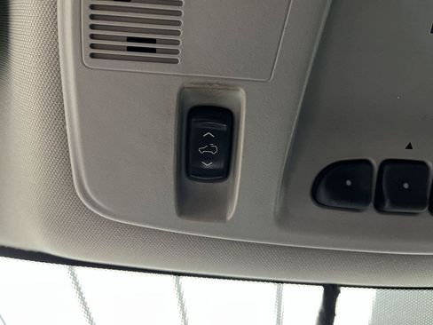 Used 2015 Chevrolet Traverse LT FWD image 25