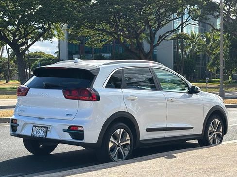 Used 2022 Kia Niro EX FWD image 5