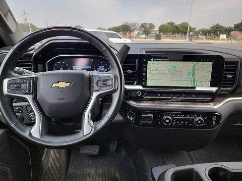Used 2025 Chevrolet Silverado 2500 LT AWD/4WD image 6