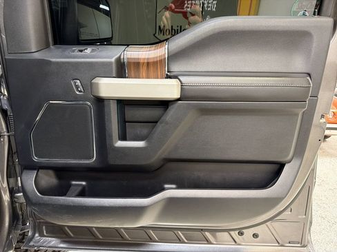 Used 2017 Ford F150 Lariat w/ Equipment Group 502A Luxury AWD/4WD image 39