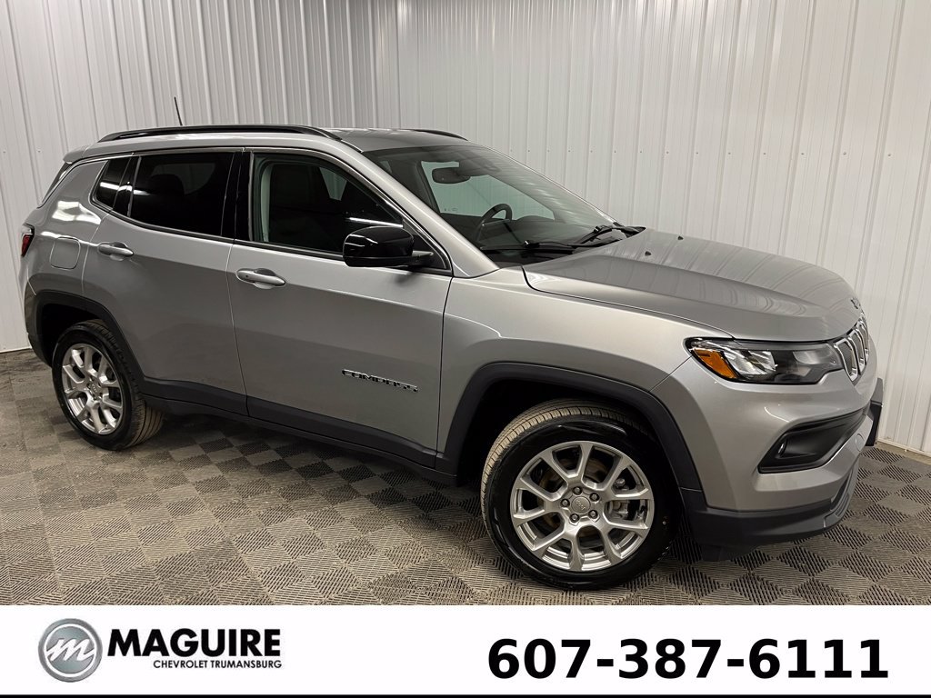 Used 2022 Jeep Compass 4WD image 1