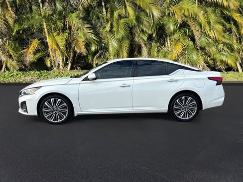 Used 2024 Nissan Altima 2.5 SL AWD/4WD image 8