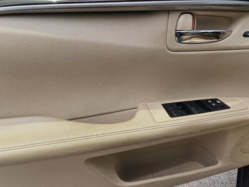 Used 2015 Lexus ES 350 w/ Premium Package FWD image 10