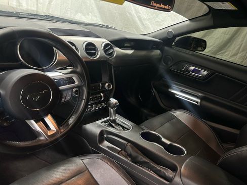 Used 2019 Ford Mustang Premium image 11