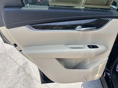 Used 2017 Cadillac XT5 FWD image 26