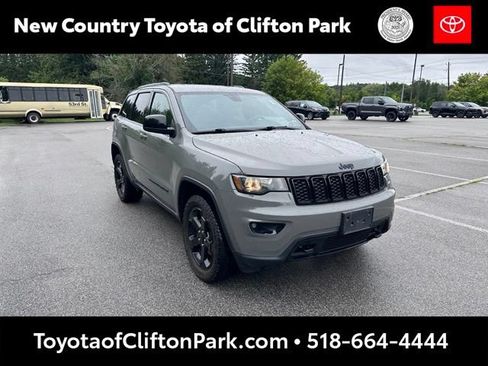 Used 2020 Jeep Grand Cherokee Laredo AWD/4WD image 1