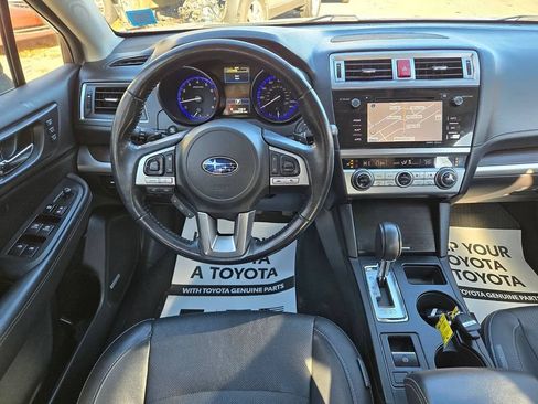 Used 2017 Subaru Outback 2.5i Limited AWD/4WD image 2