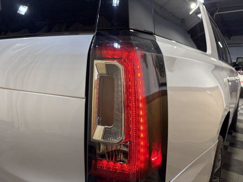 Used 2019 GMC Yukon Denali w/ Denali Ultimate Package AWD/4WD image 10