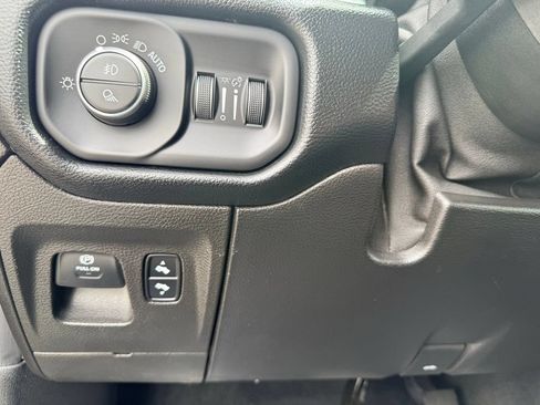 Used 2019 RAM 1500 Sport w/ Leather & Sound Group AWD/4WD image 25