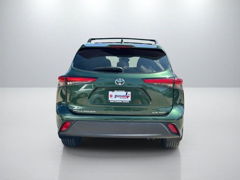 Used 2023 Toyota Highlander XLE image 6