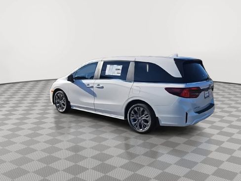 New 2026 Honda Odyssey Touring image 6