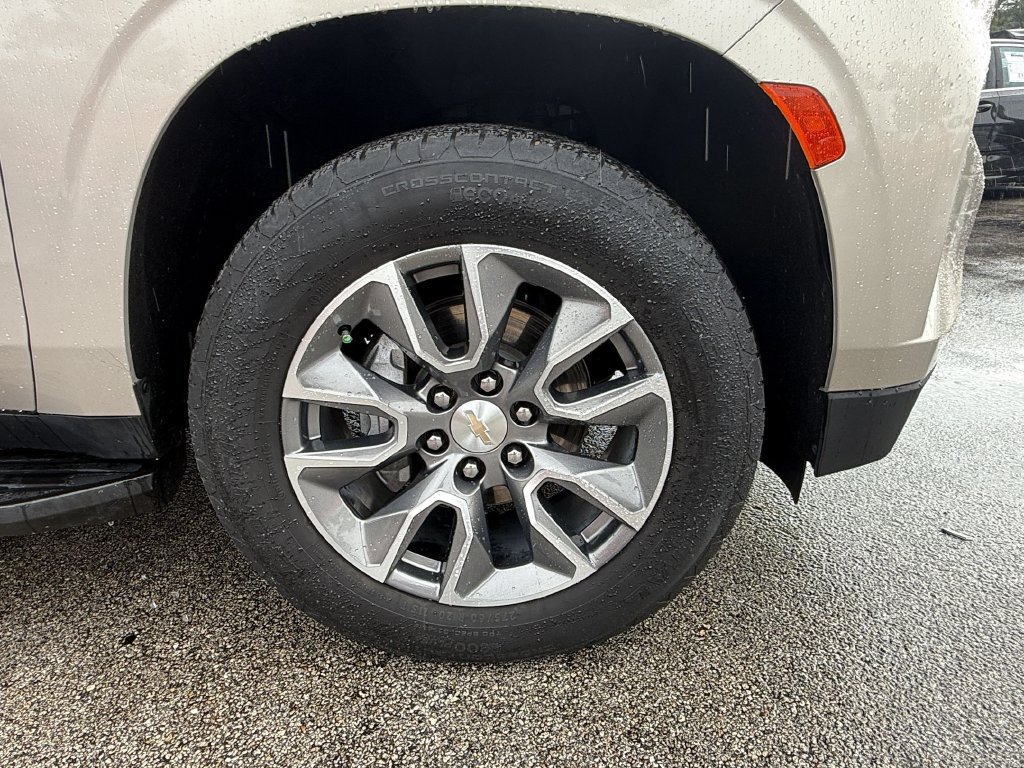 Used 2024 Chevrolet Tahoe LT w/ Luxury Package RWD image 10
