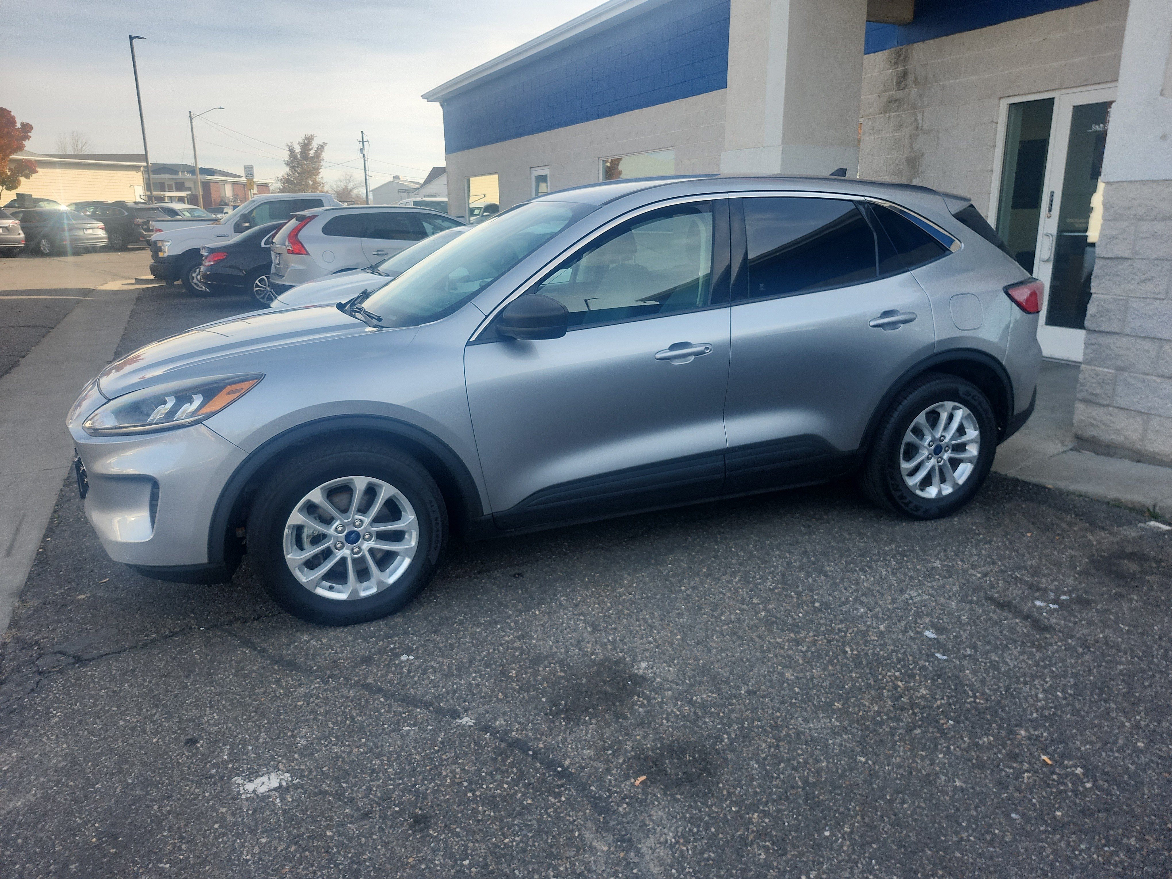 Used 2022 Ford Escape SE FWD image 4