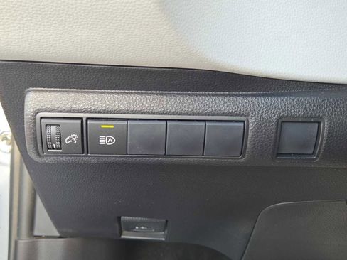 Used 2020 Toyota Corolla SE image 20