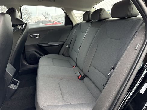 New 2025 Kia K4 LXS image 24