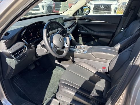 Certified 2025 INFINITI QX60 Sensory image 38