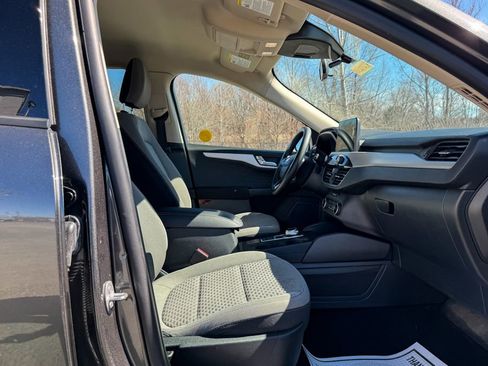 Certified 2020 Ford Escape SE image 11