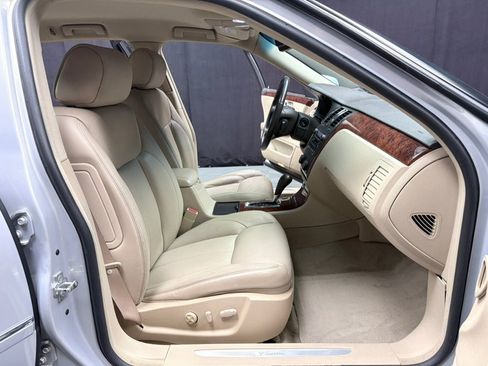 Used 2007 Cadillac DTS w/ Trunk Convenience Package FWD image 27