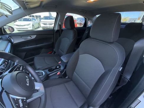 Used 2022 Kia Forte LXS image 11