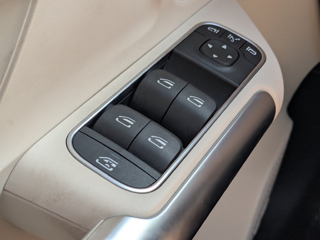 Certified 2023 Mercedes-Benz GLA 250 w/ Premium Package image 8