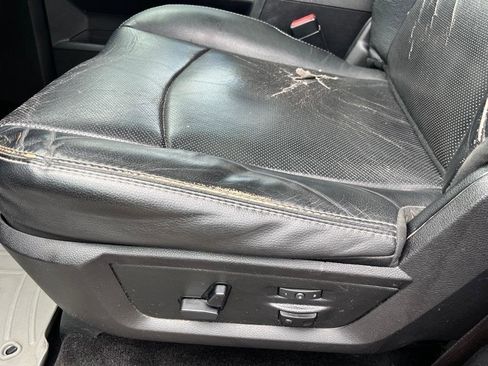 Used 2015 RAM 1500 Laramie w/ Convenience Group image 7