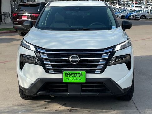 Used 2024 Nissan Rogue S FWD image 6