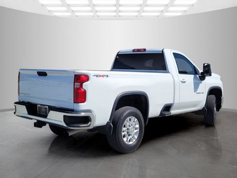 Used 2024 Chevrolet Silverado 2500 LT AWD/4WD image 4