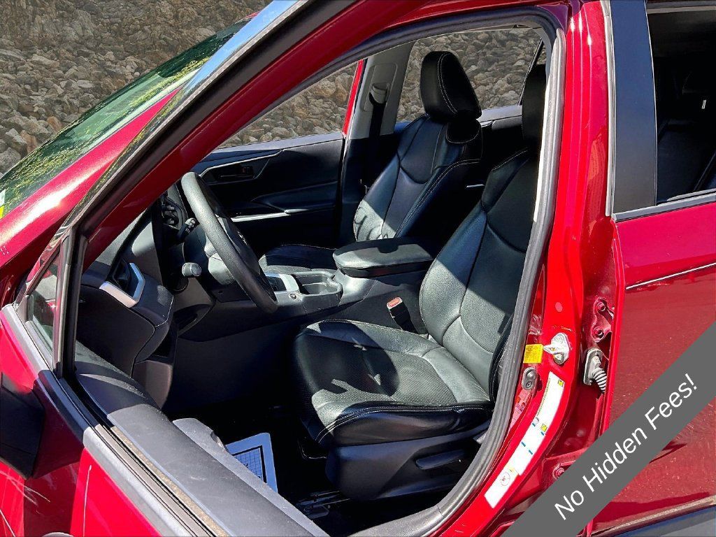 Used 2019 Toyota RAV4 LE w/ All Weather Liner Package AWD/4WD image 22