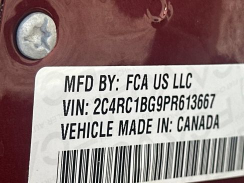 Used 2023 Chrysler Pacifica Touring-L FWD image 30
