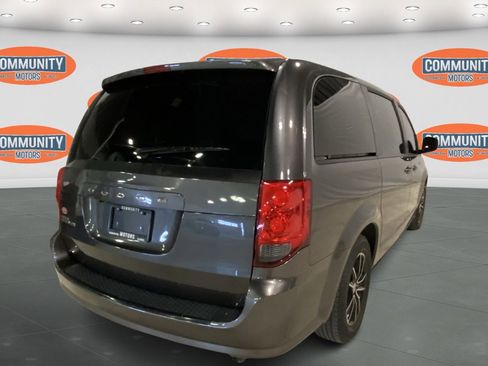 Used 2018 Dodge Grand Caravan SE image 7