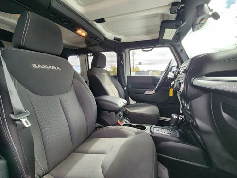 Used 2017 Jeep Wrangler Unlimited Sahara w/ Max Tow Package image 35