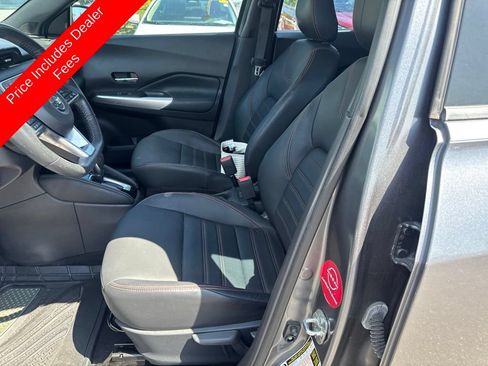 Used 2019 Nissan Kicks SR w/ SR Premium Package FWD image 9