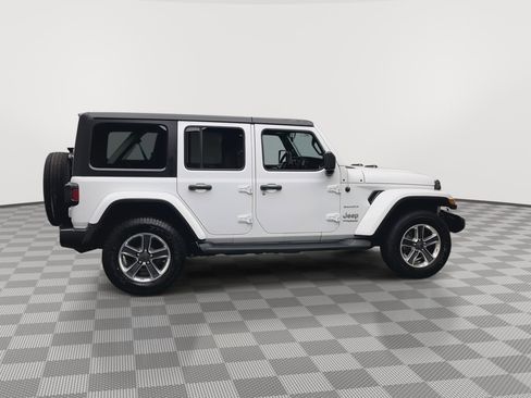 Used 2018 Jeep Wrangler Unlimited Sahara image 36