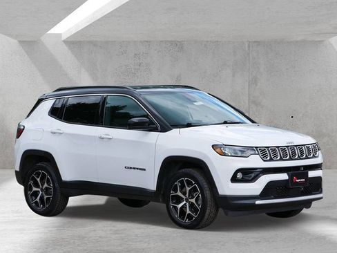 Used 2025 Jeep Compass Limited AWD/4WD image 1