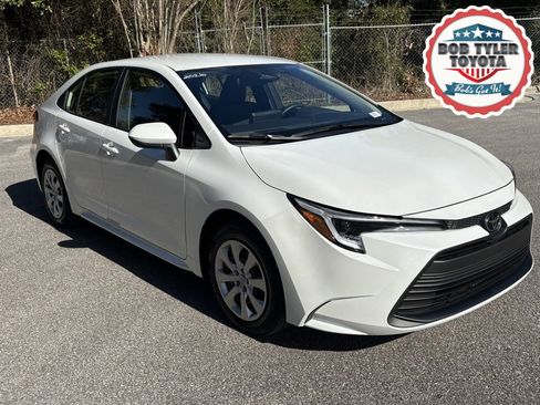Used 2026 Toyota Corolla LE image 1