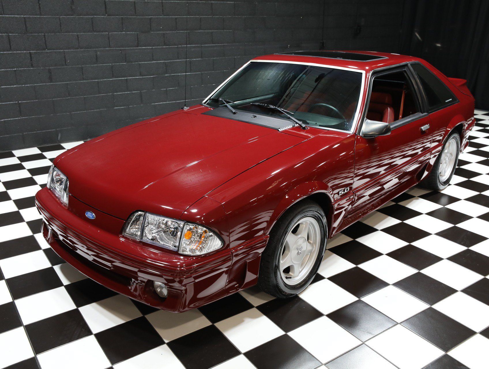 Used 1990 Ford Mustang GT RWD image 6