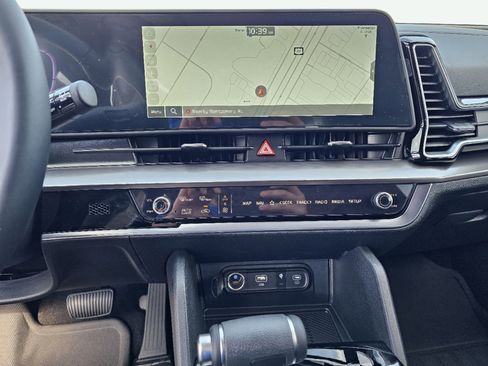 Used 2025 Kia Sportage EX w/ Premium Package image 24