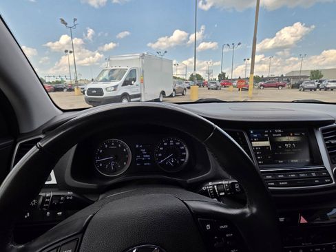 Used 2017 Hyundai Tucson Limited w/ Cargo Package AWD/4WD image 29