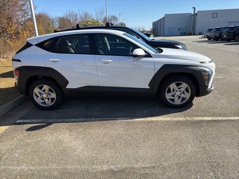 Used 2026 Hyundai Kona SE image 11