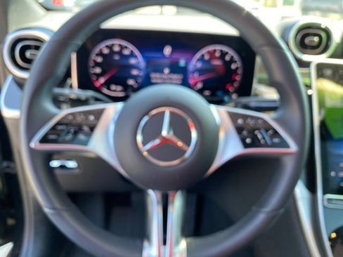 Used 2025 Mercedes-Benz GLC 300 4MATIC image 19