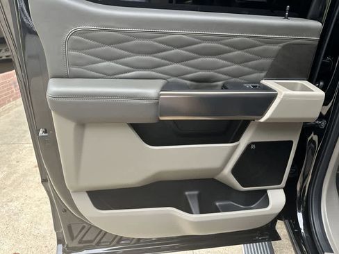 Used 2025 Ford F450 Platinum w/ Platinum Plus Package image 37