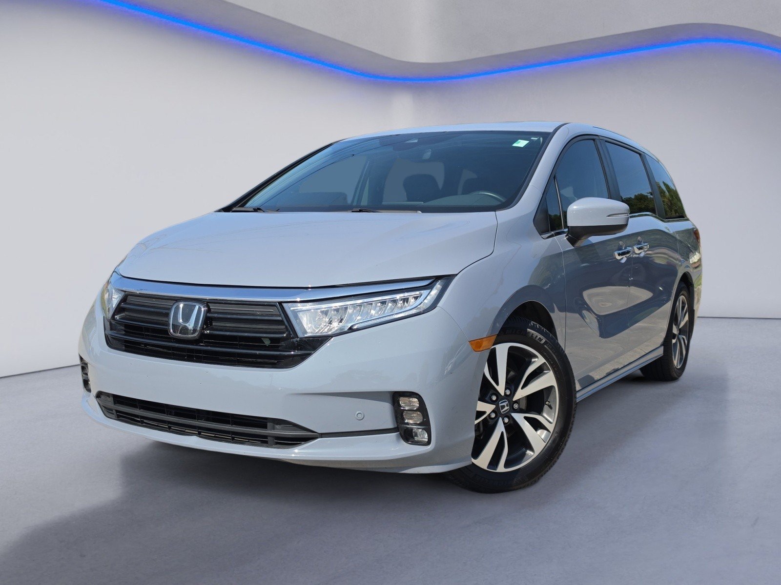Used 2024 Honda Odyssey Touring image 2